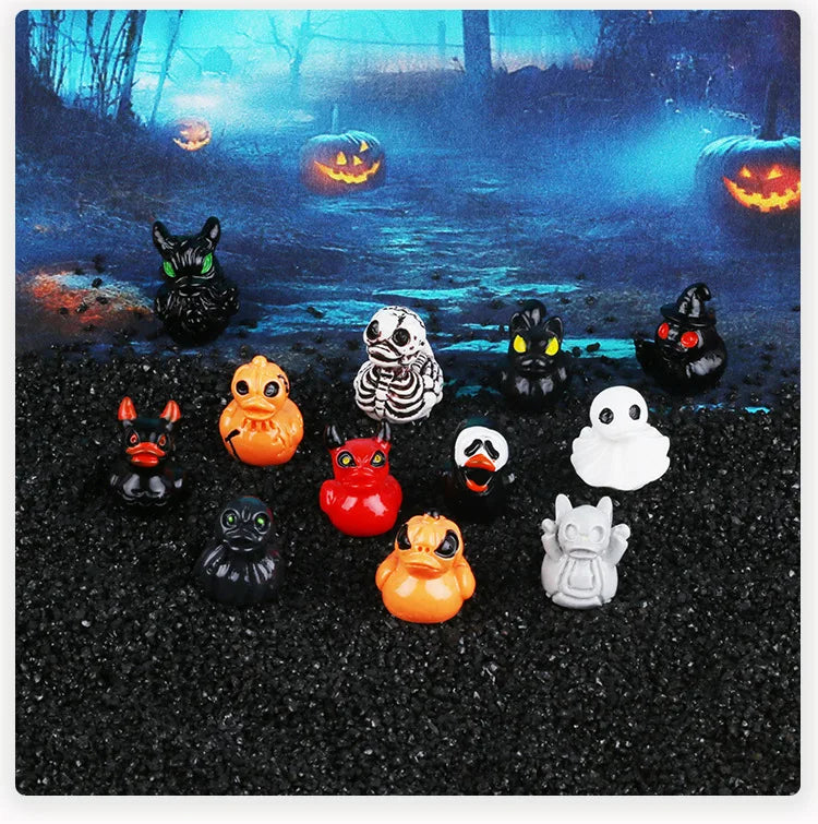 Haunted Mini Figurines (48 pcs)